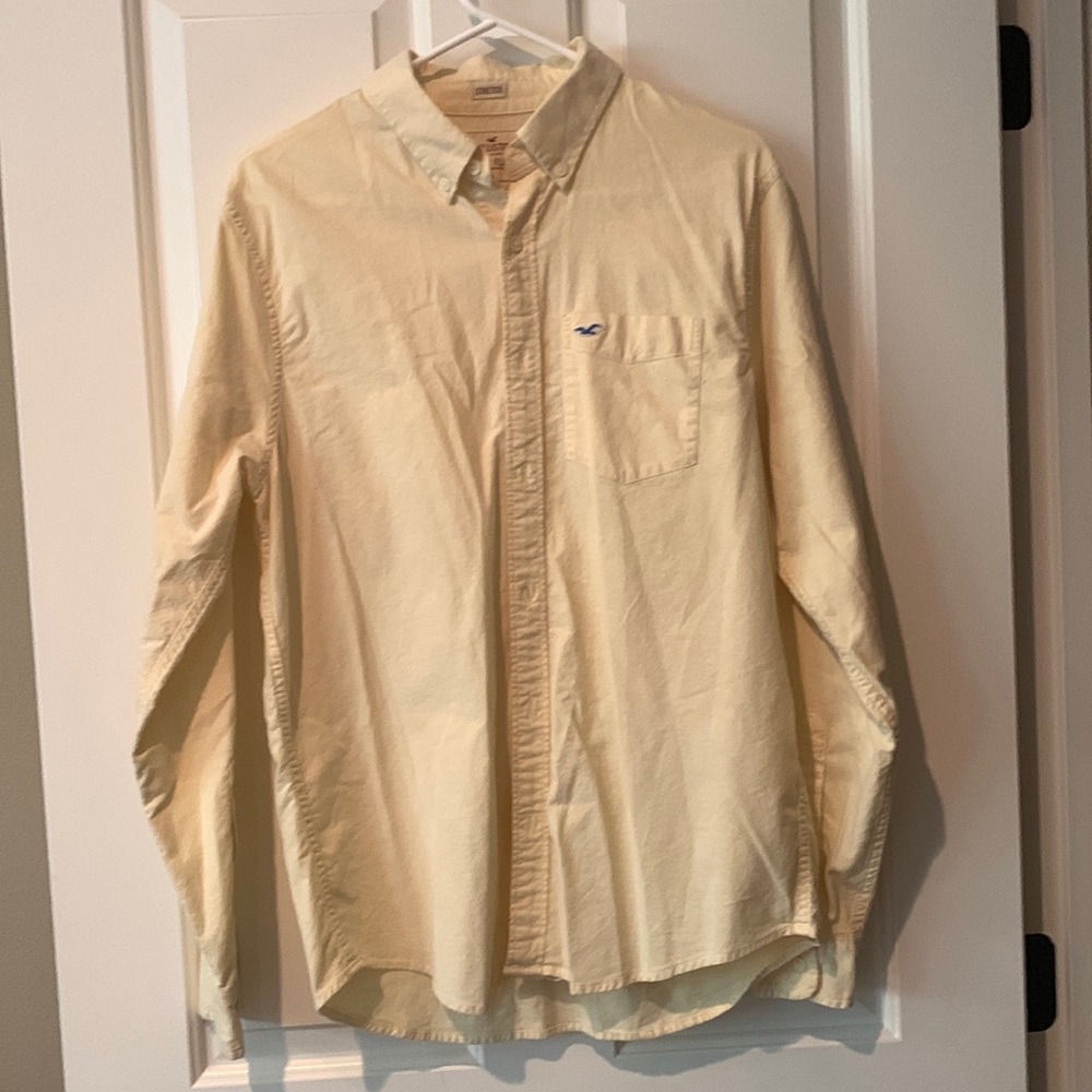 Hollister Epic Flex stretch long sleeve button down shirt.